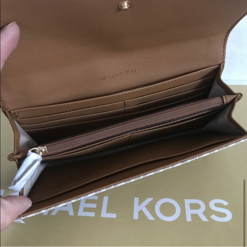 💯🆕MK wallet🆕full size/vanilla - Picture 4 of 4